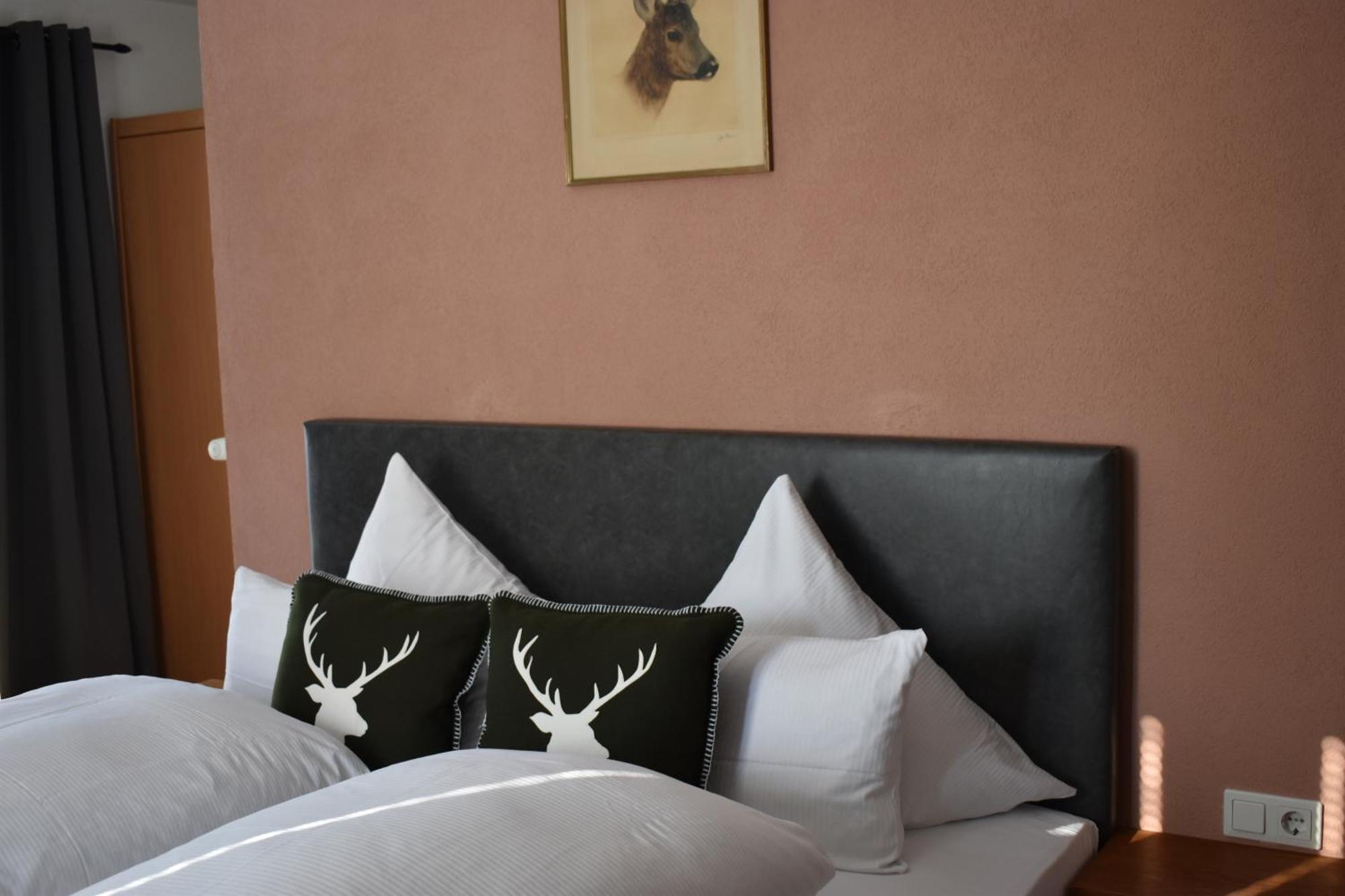 Hirschstube Nauders Bed & Breakfast Exterior photo
